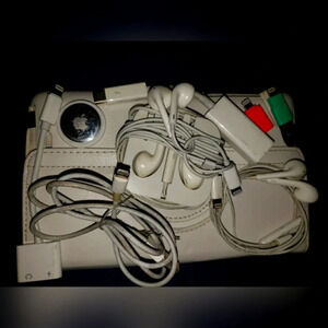 Ipod/iPhone accessories